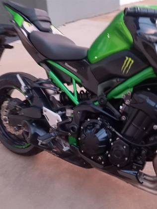 KAWASAKI Z900 KAWASAKI Z900